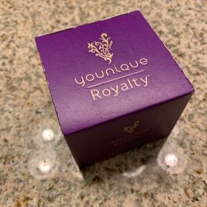 Younique Royalty Detoxifying Mask